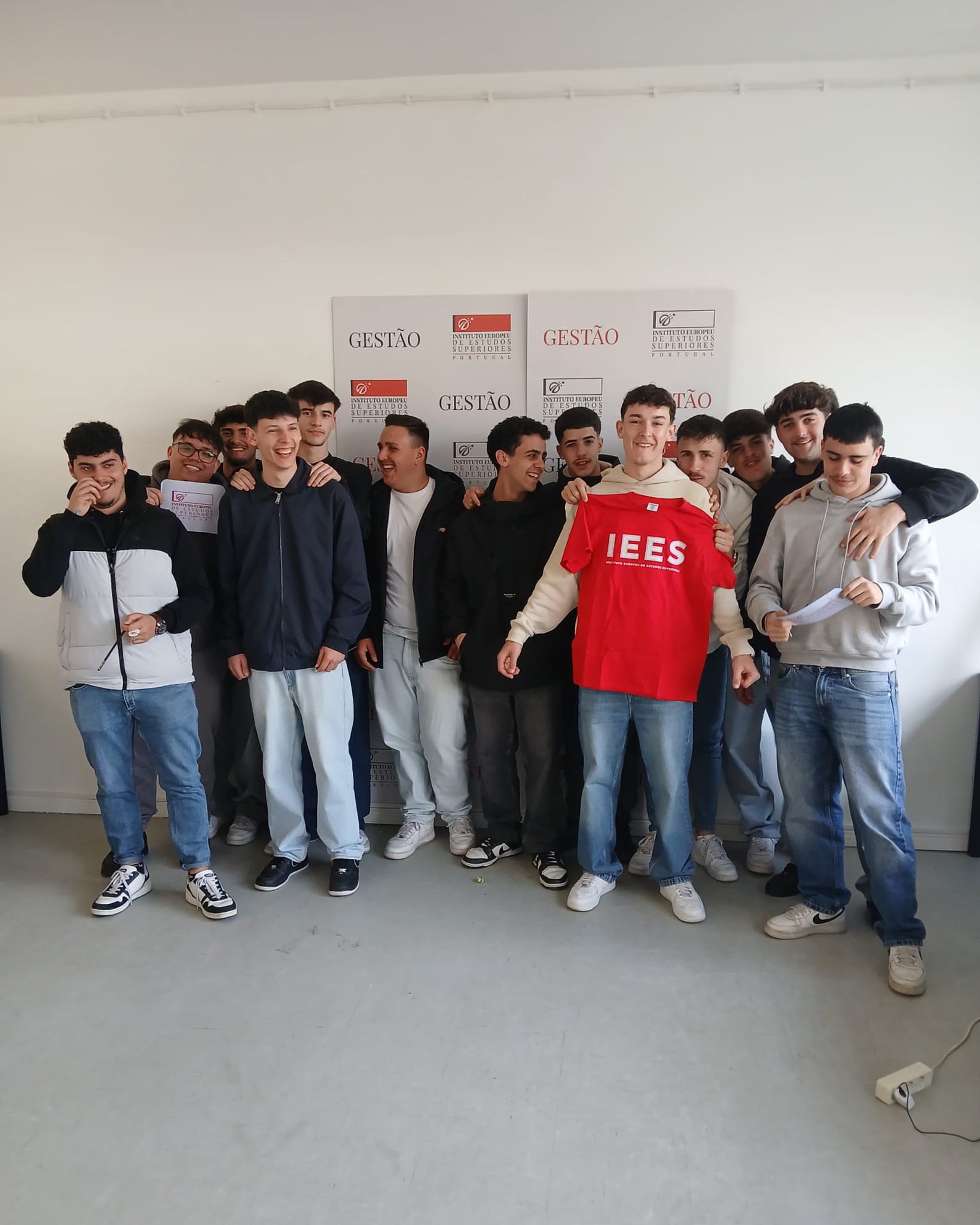 Alunos finalistas da EP Fafe visitam os Open Days do IEES de Fafe